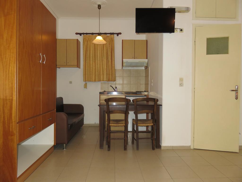 Frosso'S Apartments Kokkini Hani Bagian luar foto